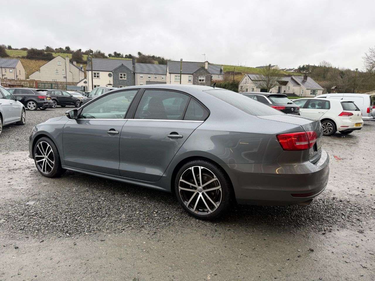 A 2014 VOLKSWAGEN JETTA 2.0 TDI BlueMotion Tech GT Saloon 4dr Diesel DSG Euro 6 (s/s) (150 ps) A 2014 VOLKSWAGEN JETTA 2.0 TDI BlueMotion Tech GT Saloon 4dr Diesel DSG Euro 6 (s/s) (150 ps)