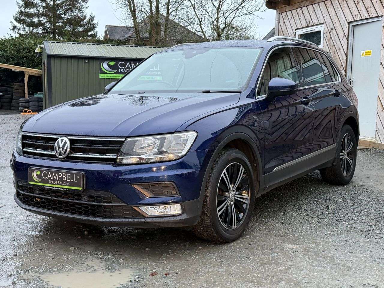 A 2017 VOLKSWAGEN TIGUAN 2.0 TDI BlueMotion Tech SE SUV 5dr Diesel Manual Euro 6 (s/s) (150 ps) A 2017 VOLKSWAGEN TIGUAN 2.0 TDI BlueMotion Tech SE SUV 5dr Diesel Manual Euro 6 (s/s) (150 ps)