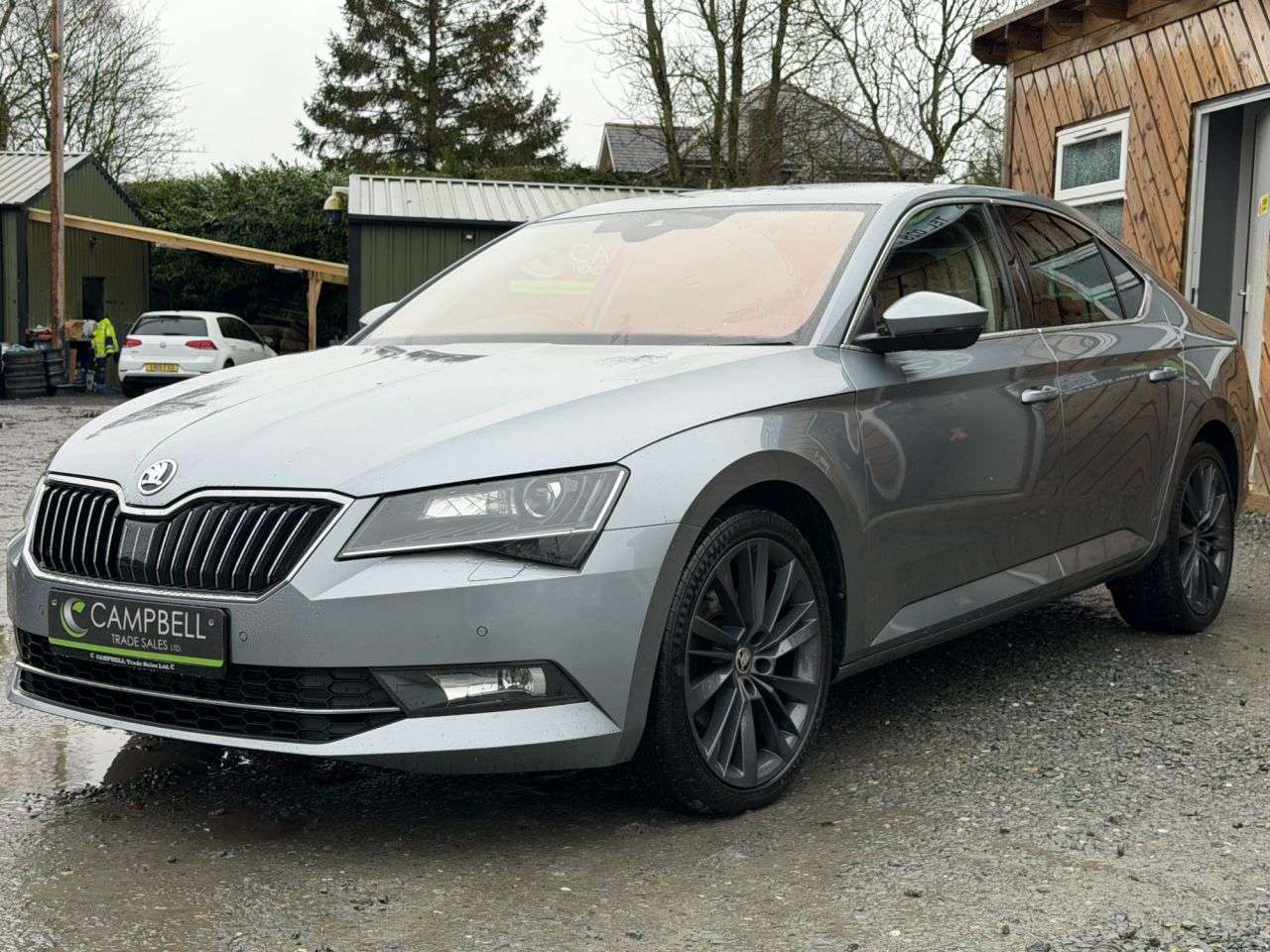 A 2019 SKODA SUPERB 2.0 TDI SE L Executive Hatchback 5dr Diesel DSG Euro 6 (s/s) (190 ps) A 2019 SKODA SUPERB 2.0 TDI SE L Executive Hatchback 5dr Diesel DSG Euro 6 (s/s) (190 ps)