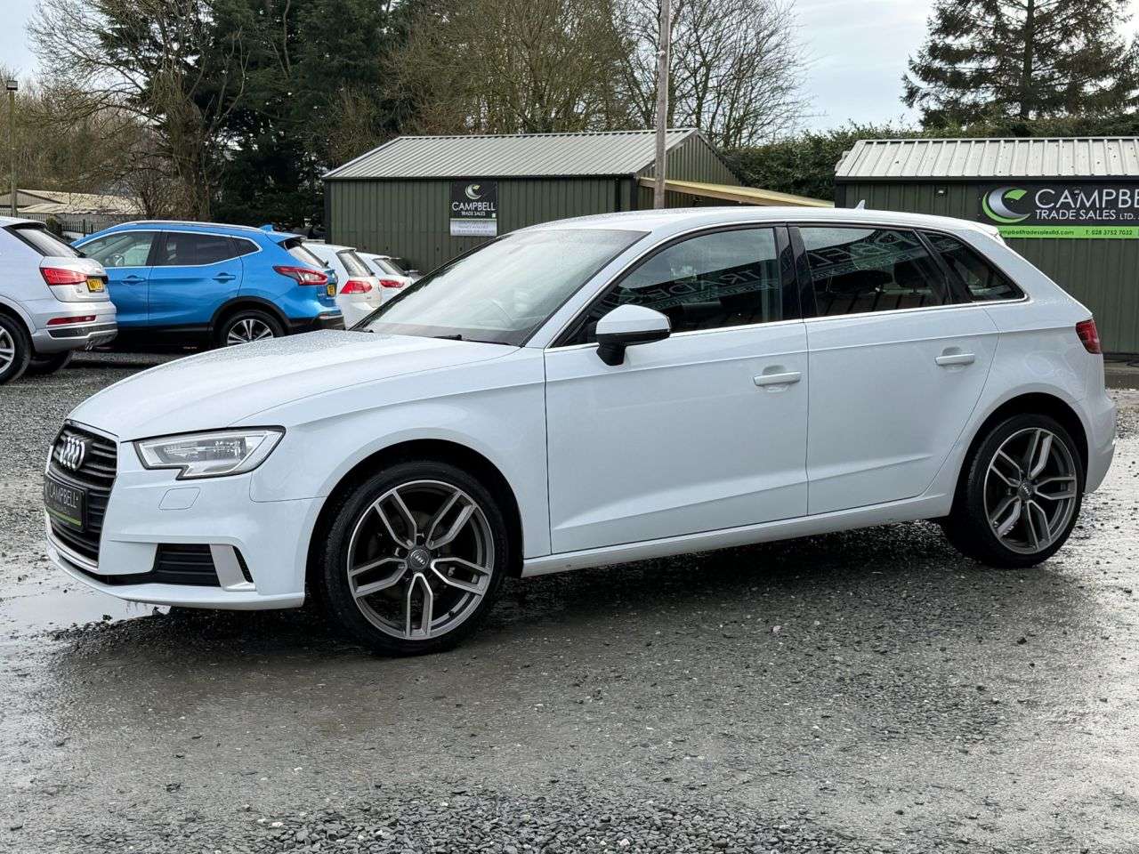 A 2017 AUDI A3 1.6 TDI Sport Sportback 5dr Diesel Manual Euro 6 (s/s) (110 ps) A 2017 AUDI A3 1.6 TDI Sport Sportback 5dr Diesel Manual Euro 6 (s/s) (110 ps)