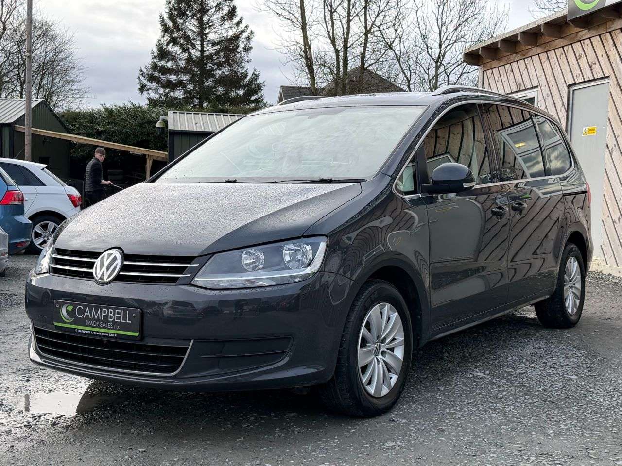 A 2018 VOLKSWAGEN SHARAN 2.0 TDI SE Nav MPV 5dr Diesel DSG Euro 6 (s/s) (150 ps) A 2018 VOLKSWAGEN SHARAN 2.0 TDI SE Nav MPV 5dr Diesel DSG Euro 6 (s/s) (150 ps)