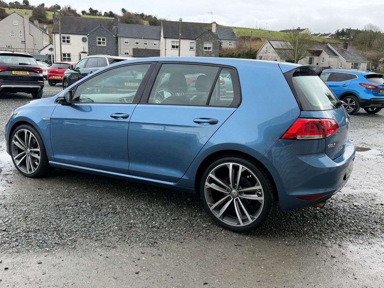 A 2015 VOLKSWAGEN GOLF 1.6 TDI BlueMotion Hatchback 5dr Diesel Manual Euro 5 (s/s) (110 ps) A 2015 VOLKSWAGEN GOLF 1.6 TDI BlueMotion Hatchback 5dr Diesel Manual Euro 5 (s/s) (110 ps)