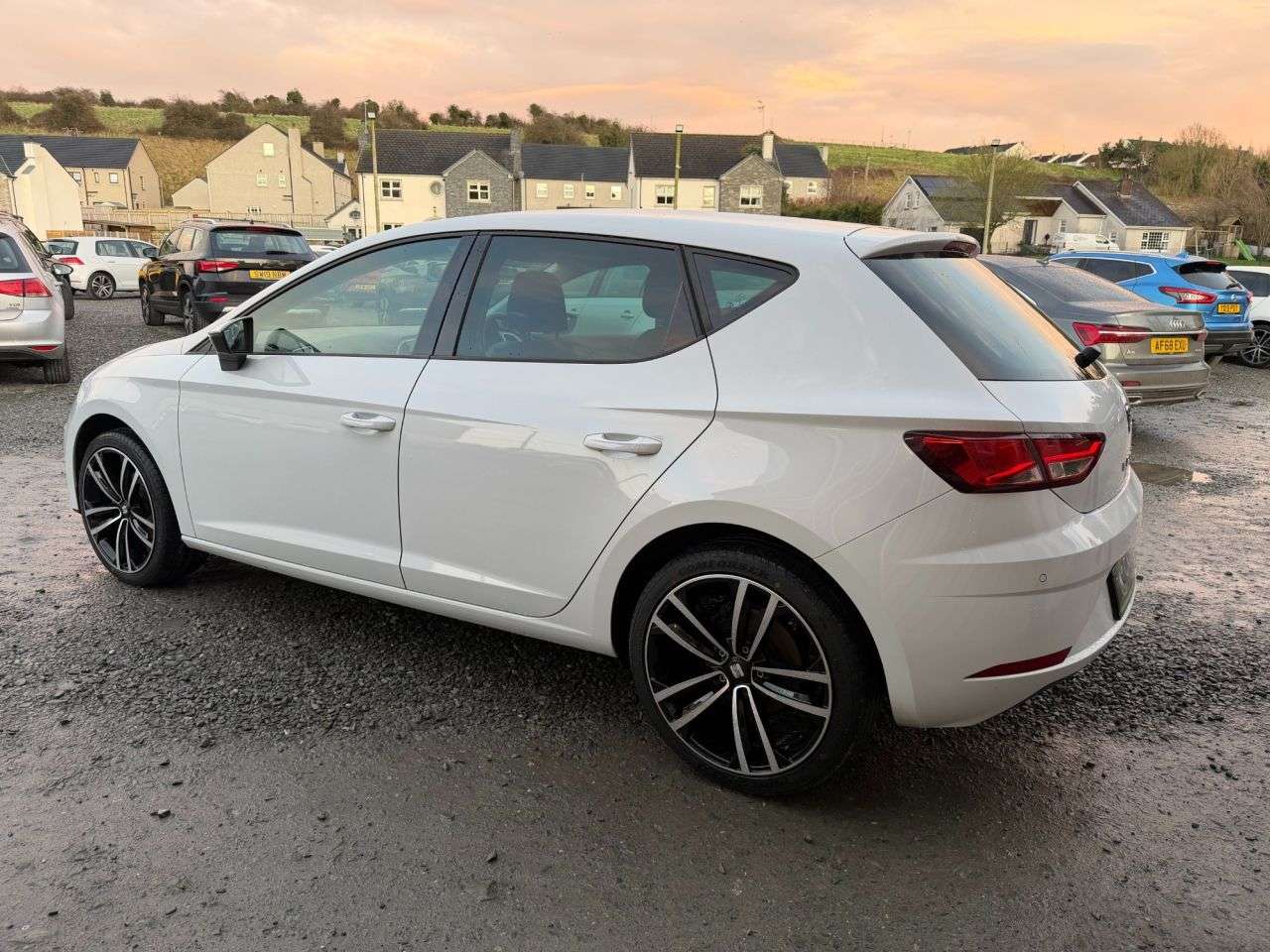 A 2018 SEAT LEON 1.0 TSI SE Dynamic Hatchback 5dr Petrol Manual Euro 6 (s/s) (115 ps) A 2018 SEAT LEON 1.0 TSI SE Dynamic Hatchback 5dr Petrol Manual Euro 6 (s/s) (115 ps)