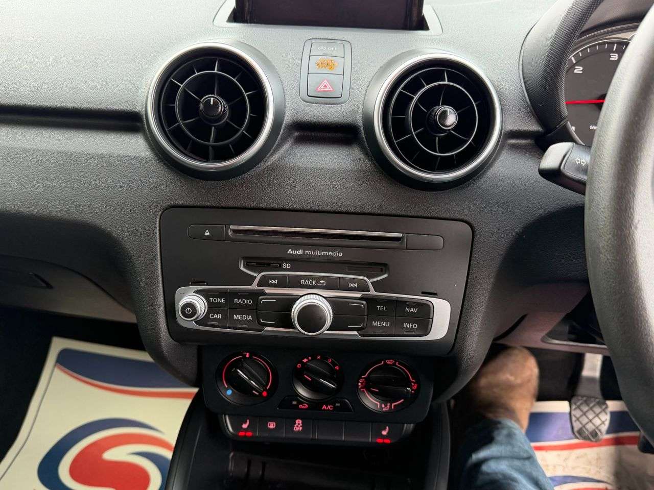 2016 AUDI A1 2016 AUDI A1