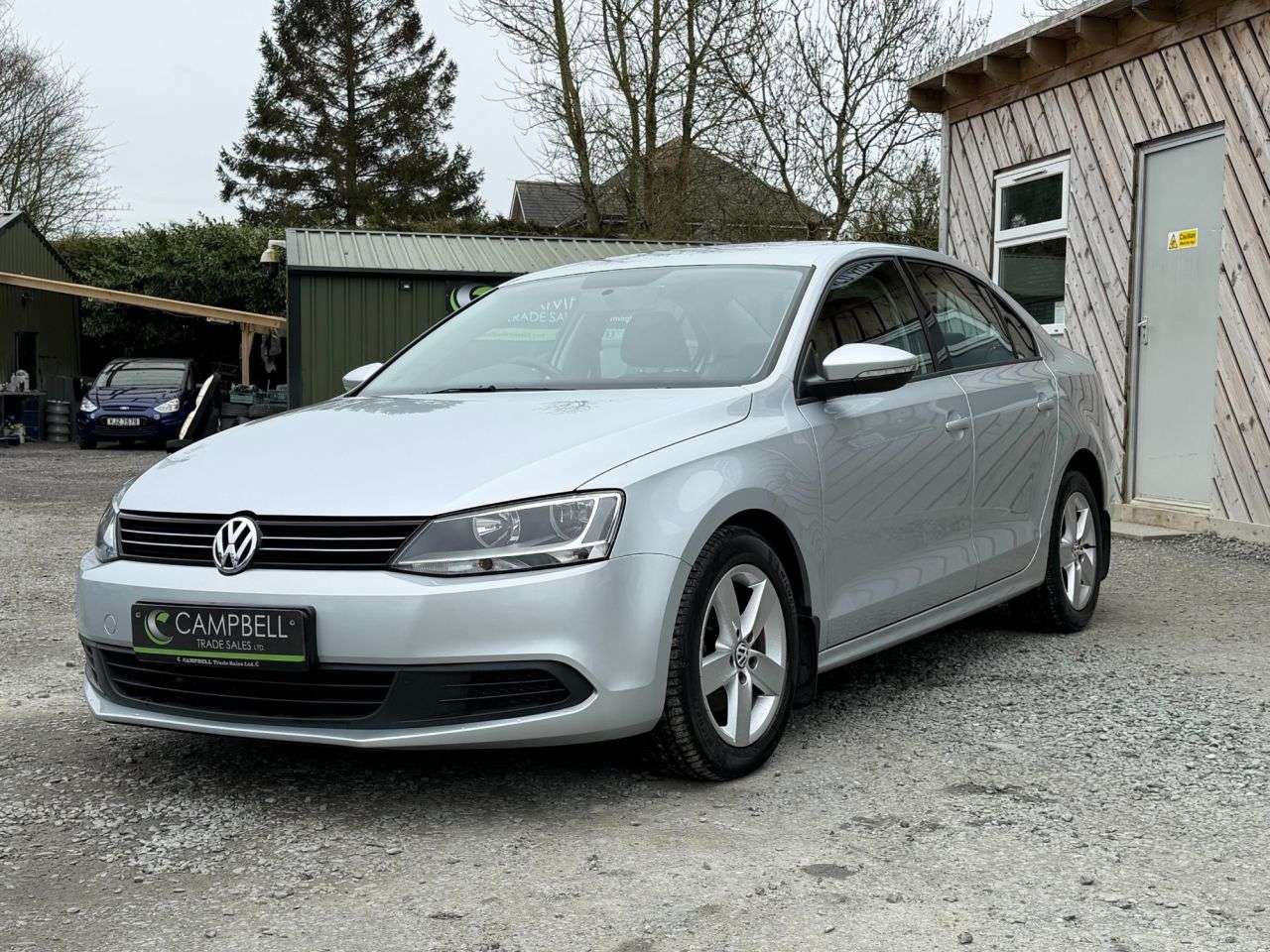 A 2012 VOLKSWAGEN JETTA 1.6 TDI BlueMotion Tech SE Saloon 4dr Diesel DSG Euro 5 (s/s) (105 ps) A 2012 VOLKSWAGEN JETTA 1.6 TDI BlueMotion Tech SE Saloon 4dr Diesel DSG Euro 5 (s/s) (105 ps)