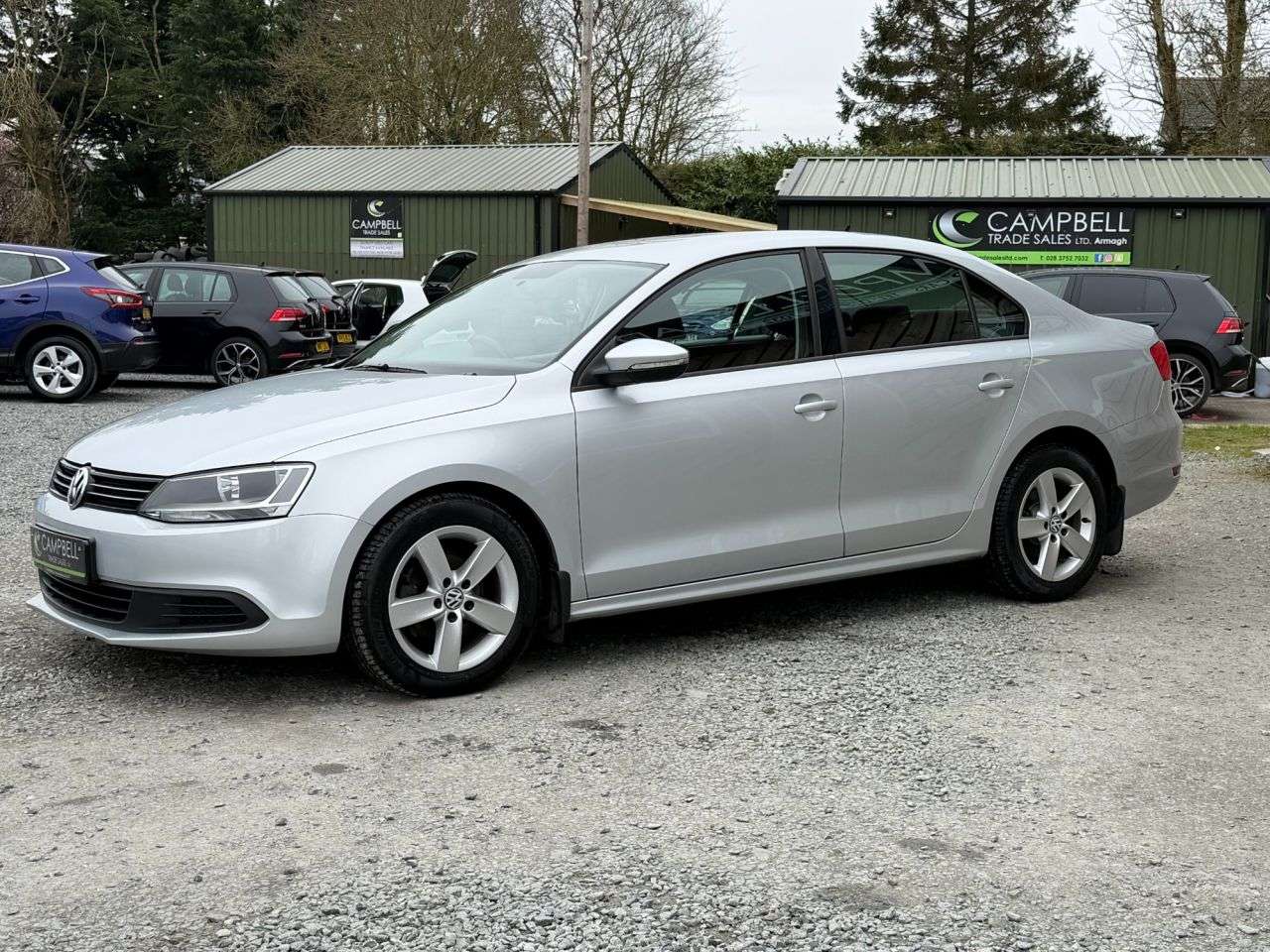 A 2012 VOLKSWAGEN JETTA 1.6 TDI BlueMotion Tech SE Saloon 4dr Diesel DSG Euro 5 (s/s) (105 ps) A 2012 VOLKSWAGEN JETTA 1.6 TDI BlueMotion Tech SE Saloon 4dr Diesel DSG Euro 5 (s/s) (105 ps)
