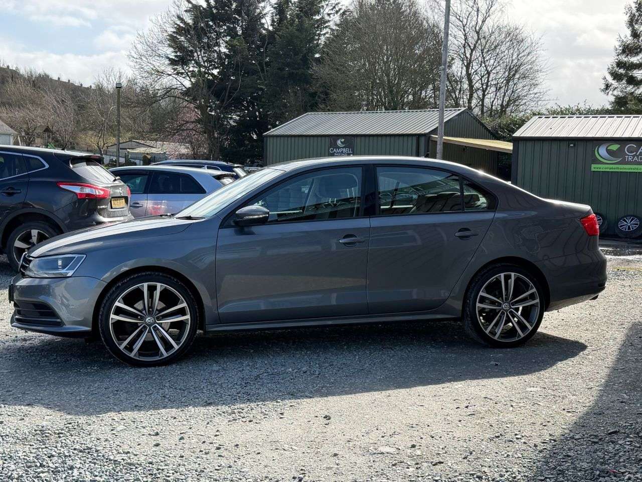 A 2015 VOLKSWAGEN JETTA 2.0 TDI BlueMotion Tech SE Saloon 4dr Diesel Manual Euro 6 (s/s) (150 ps) A 2015 VOLKSWAGEN JETTA 2.0 TDI BlueMotion Tech SE Saloon 4dr Diesel Manual Euro 6 (s/s) (150 ps)