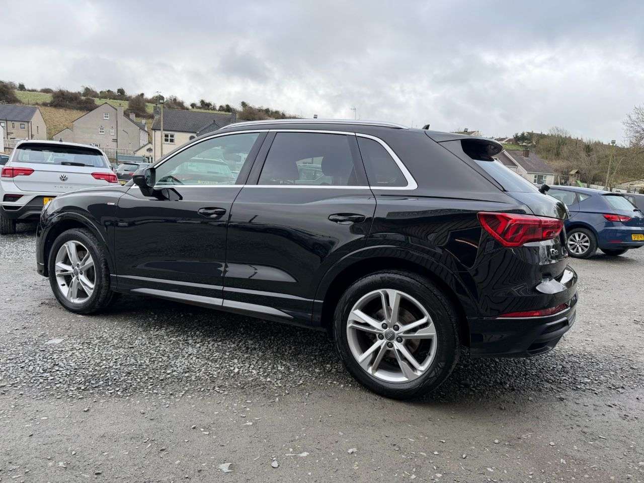 A 2019 AUDI Q3 2.0 TDI 40 S line SUV 5dr Diesel S Tronic quattro Euro 6 (s/s) (190 ps) A 2019 AUDI Q3 2.0 TDI 40 S line SUV 5dr Diesel S Tronic quattro Euro 6 (s/s) (190 ps)