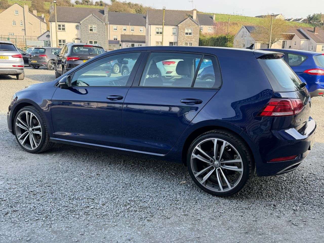 A 2017 VOLKSWAGEN GOLF 1.6 TDI SE Nav Hatchback 5dr Diesel Manual Euro 6 (s/s) (115 ps) A 2017 VOLKSWAGEN GOLF 1.6 TDI SE Nav Hatchback 5dr Diesel Manual Euro 6 (s/s) (115 ps)