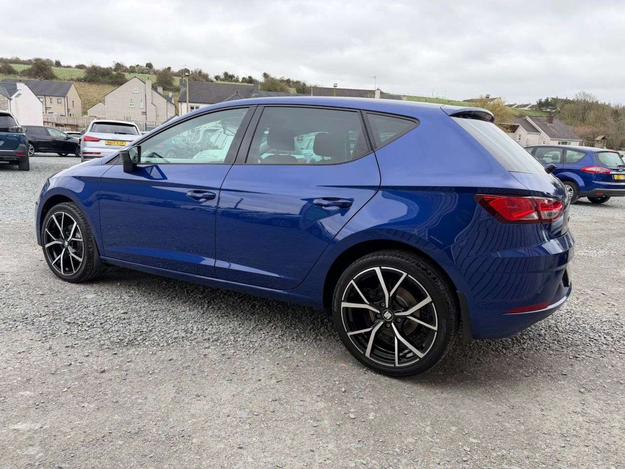 A 2019 SEAT LEON 1.6 TDI SE Dynamic Hatchback 5dr Diesel Manual Euro 6 (s/s) (115 ps) A 2019 SEAT LEON 1.6 TDI SE Dynamic Hatchback 5dr Diesel Manual Euro 6 (s/s) (115 ps)