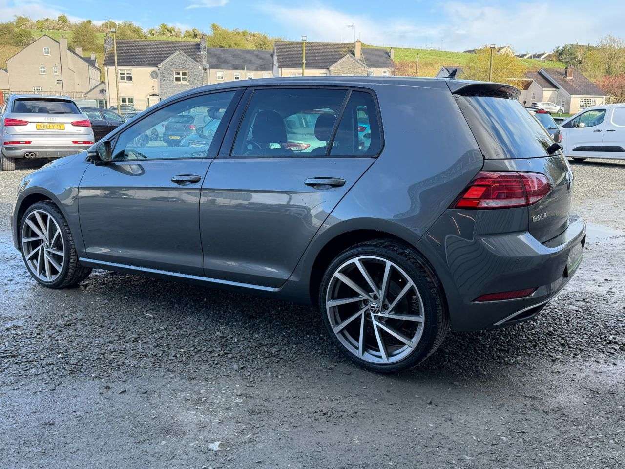 A 2019 VOLKSWAGEN GOLF 1.6 TDI Match Hatchback 5dr Diesel Manual Euro 6 (s/s) (115 ps) A 2019 VOLKSWAGEN GOLF 1.6 TDI Match Hatchback 5dr Diesel Manual Euro 6 (s/s) (115 ps)