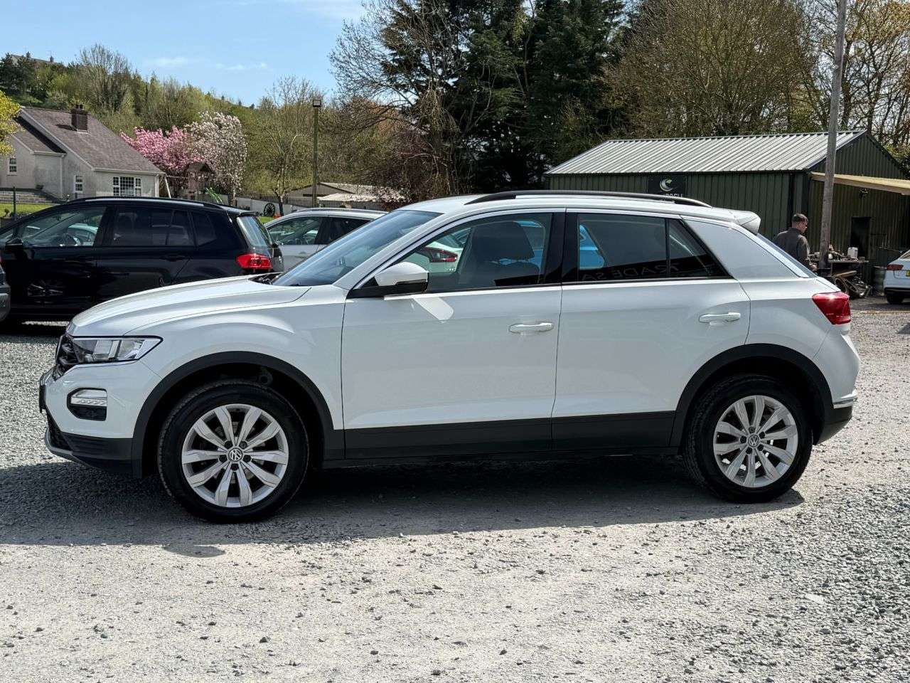 A 2018 VOLKSWAGEN T-ROC 1.6 TDI SE SUV 5dr Diesel Manual Euro 6 (s/s) (115 ps) A 2018 VOLKSWAGEN T-ROC 1.6 TDI SE SUV 5dr Diesel Manual Euro 6 (s/s) (115 ps)