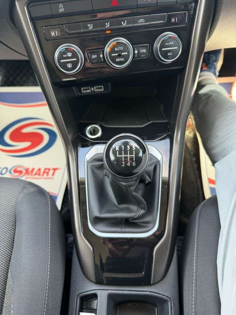 2018 VOLKSWAGEN T-ROC 2018 VOLKSWAGEN T-ROC