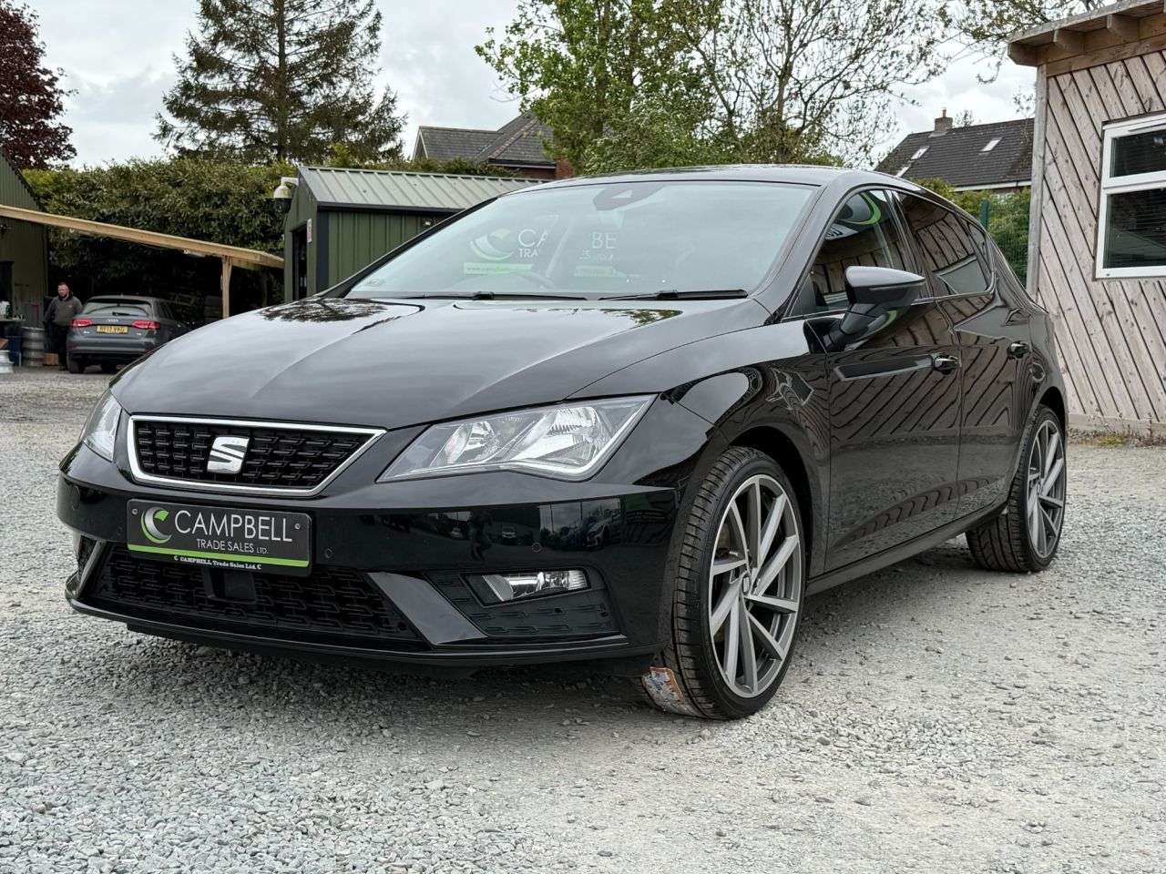 A 2019 SEAT LEON 1.6 TDI SE Dynamic Hatchback 5dr Diesel DSG Euro 6 (s/s) (115 ps) A 2019 SEAT LEON 1.6 TDI SE Dynamic Hatchback 5dr Diesel DSG Euro 6 (s/s) (115 ps)