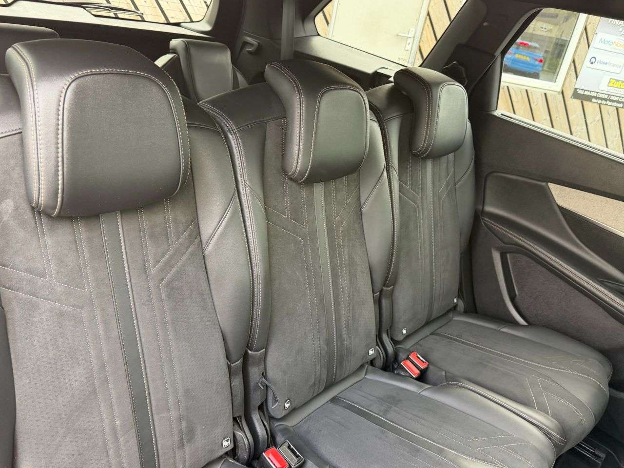 2021 PEUGEOT 5008 2021 PEUGEOT 5008