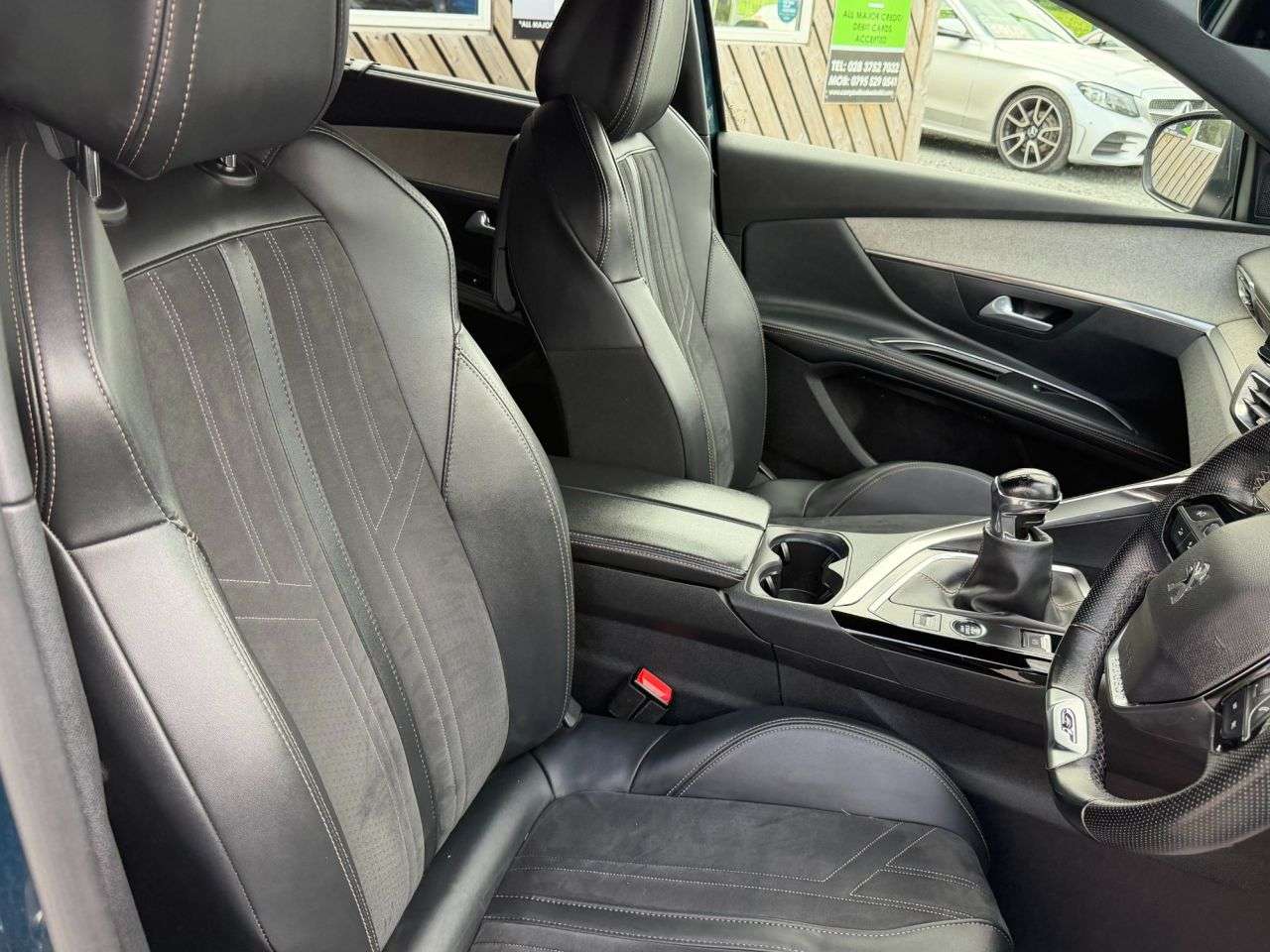2021 PEUGEOT 5008 2021 PEUGEOT 5008