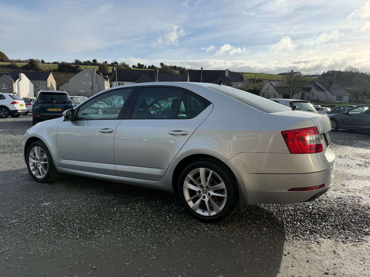 A 2019 SKODA OCTAVIA 2.0 TDI SE L Hatchback 5dr Diesel DSG 7Spd Euro 6 (s/s) (150 ps) A 2019 SKODA OCTAVIA 2.0 TDI SE L Hatchback 5dr Diesel DSG 7Spd Euro 6 (s/s) (150 ps)