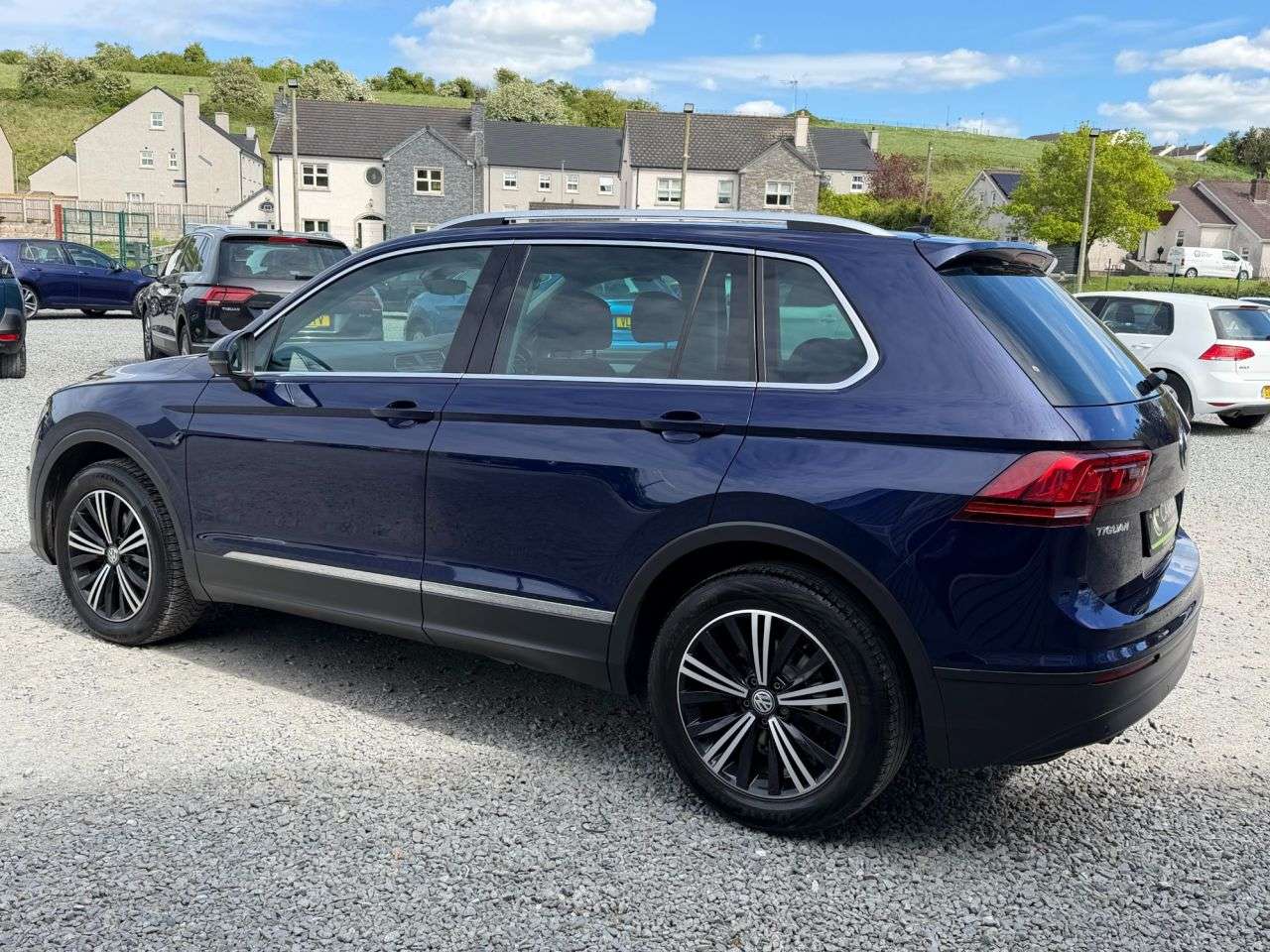 A 2018 VOLKSWAGEN TIGUAN 2.0 TDI SE SUV 5dr Diesel DSG Euro 6 (s/s) (150 ps) A 2018 VOLKSWAGEN TIGUAN 2.0 TDI SE SUV 5dr Diesel DSG Euro 6 (s/s) (150 ps)