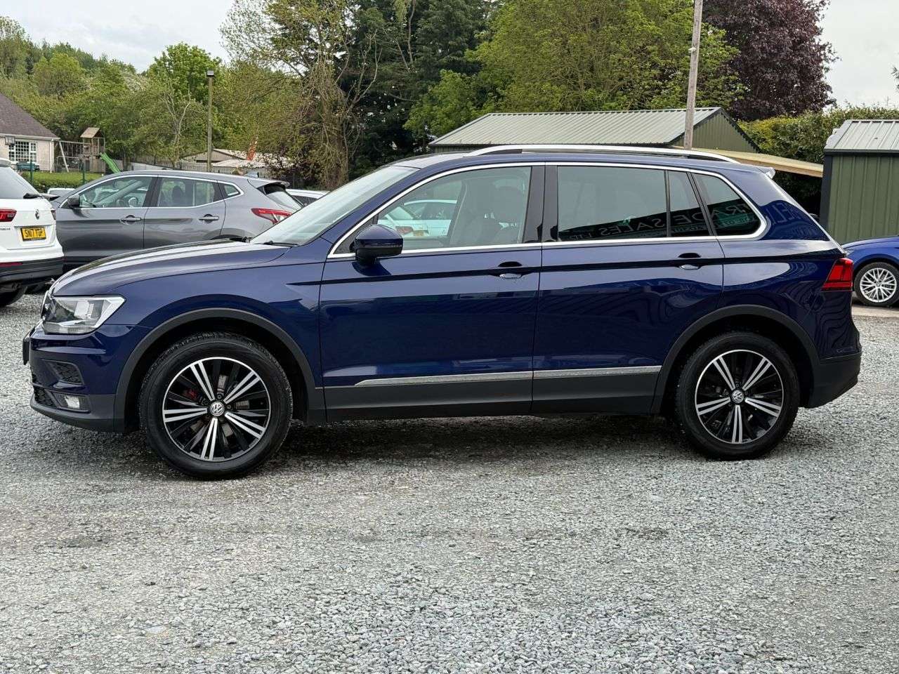 A 2018 VOLKSWAGEN TIGUAN 2.0 TDI SE Navigation SUV 5dr Diesel Manual 4Motion Euro 6 (s/s) (150 ps) A 2018 VOLKSWAGEN TIGUAN 2.0 TDI SE Navigation SUV 5dr Diesel Manual 4Motion Euro 6 (s/s) (150 ps)