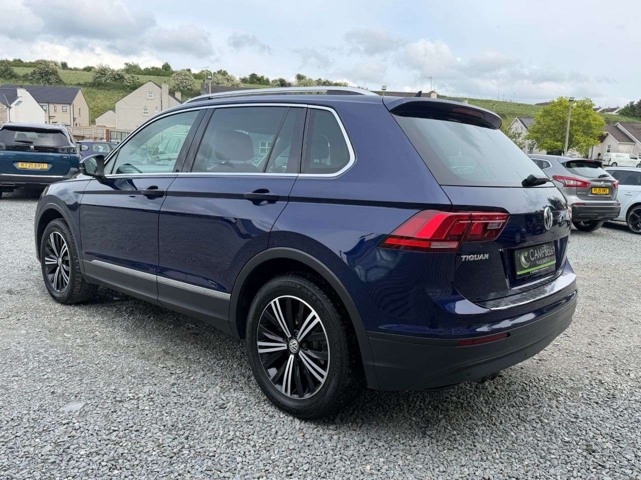 A 2018 VOLKSWAGEN TIGUAN 2.0 TDI SE Navigation SUV 5dr Diesel Manual 4Motion Euro 6 (s/s) (150 ps) A 2018 VOLKSWAGEN TIGUAN 2.0 TDI SE Navigation SUV 5dr Diesel Manual 4Motion Euro 6 (s/s) (150 ps)
