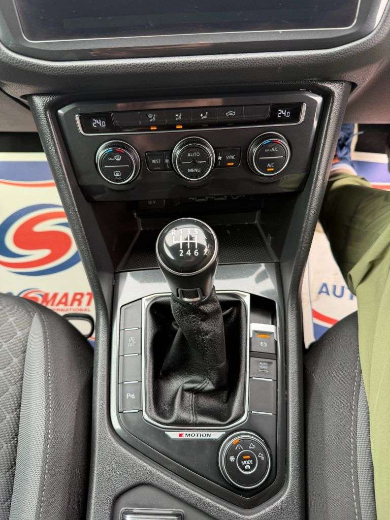 2018 VOLKSWAGEN TIGUAN 2018 VOLKSWAGEN TIGUAN