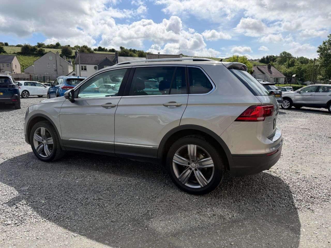 A 2019 VOLKSWAGEN TIGUAN 2.0 TDI Match SUV 5dr Diesel DSG 4Motion Euro 6 (s/s) (150 ps) A 2019 VOLKSWAGEN TIGUAN 2.0 TDI Match SUV 5dr Diesel DSG 4Motion Euro 6 (s/s) (150 ps)