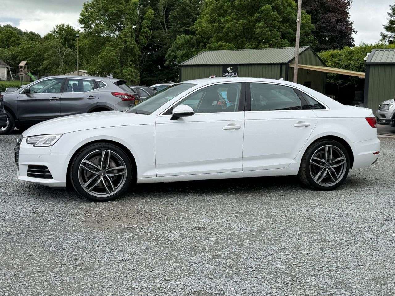 A 2016 AUDI A4 2.0 TDI ultra Sport Saloon 4dr Diesel Manual Euro 6 (s/s) (190 ps) A 2016 AUDI A4 2.0 TDI ultra Sport Saloon 4dr Diesel Manual Euro 6 (s/s) (190 ps)