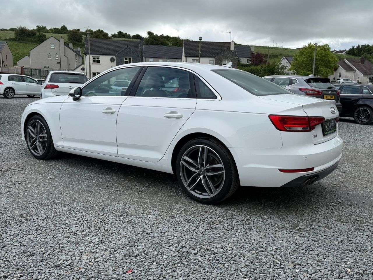 A 2016 AUDI A4 2.0 TDI ultra Sport Saloon 4dr Diesel Manual Euro 6 (s/s) (190 ps) A 2016 AUDI A4 2.0 TDI ultra Sport Saloon 4dr Diesel Manual Euro 6 (s/s) (190 ps)