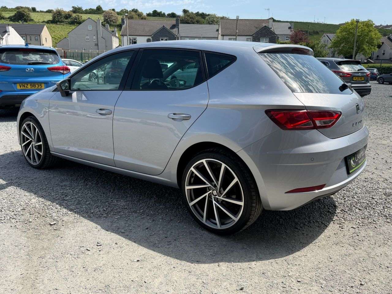 A 2019 SEAT LEON 1.6 TDI SE Dynamic Hatchback 5dr Diesel Manual Euro 6 (s/s) (115 ps) A 2019 SEAT LEON 1.6 TDI SE Dynamic Hatchback 5dr Diesel Manual Euro 6 (s/s) (115 ps)