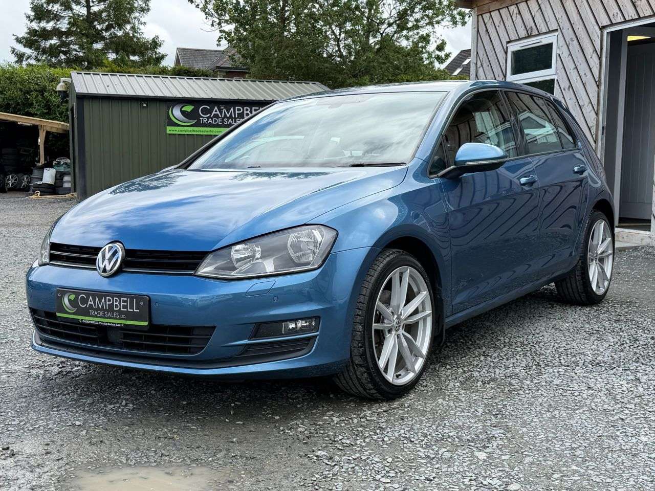 A 2016 VOLKSWAGEN GOLF 1.6 TDI BlueMotion Tech Match Edition Hatchback 5dr Diesel DSG Euro 6 (s/s) A 2016 VOLKSWAGEN GOLF 1.6 TDI BlueMotion Tech Match Edition Hatchback 5dr Diesel DSG Euro 6 (s/s)