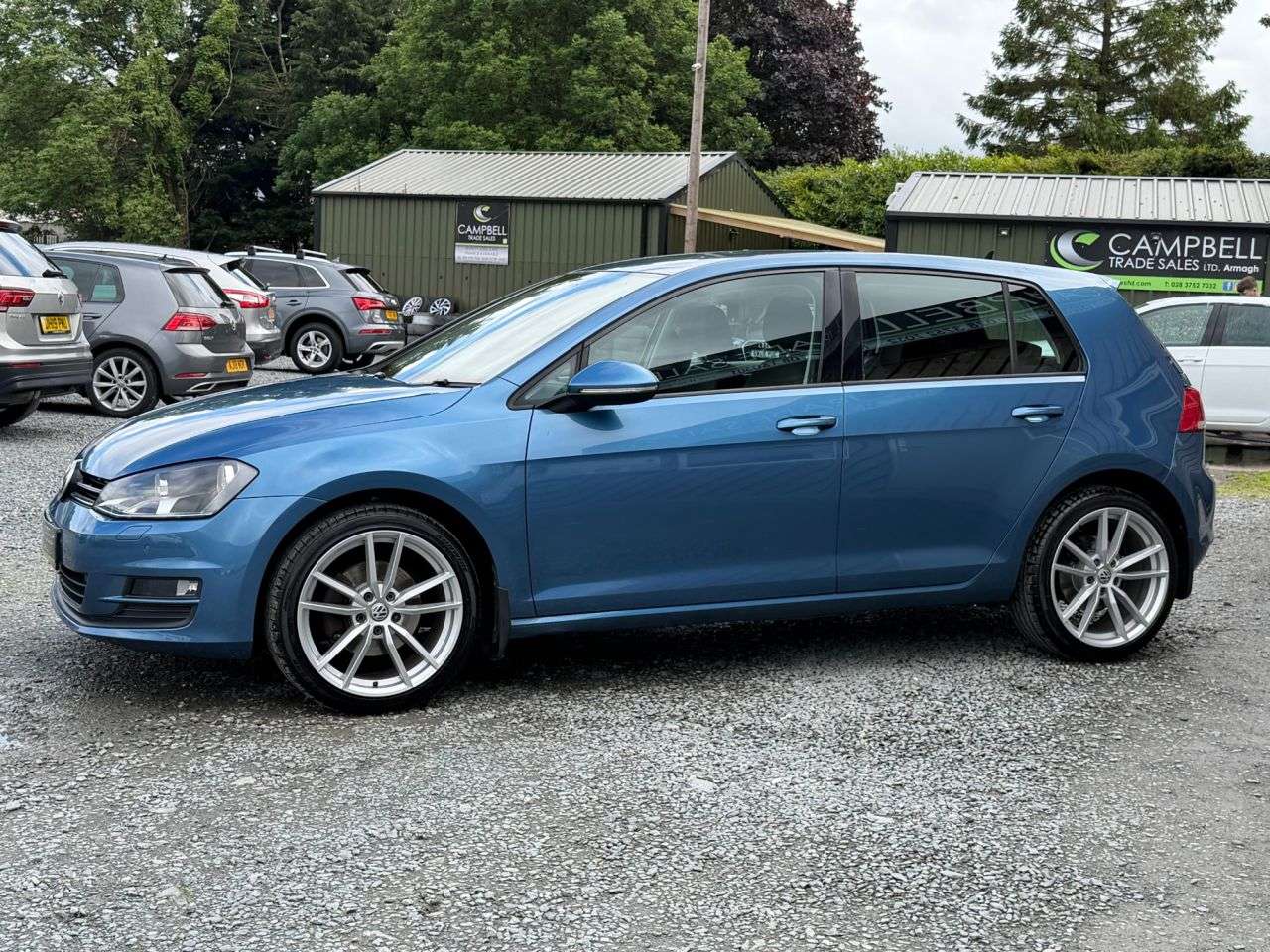 A 2016 VOLKSWAGEN GOLF 1.6 TDI BlueMotion Tech Match Edition Hatchback 5dr Diesel DSG Euro 6 (s/s) A 2016 VOLKSWAGEN GOLF 1.6 TDI BlueMotion Tech Match Edition Hatchback 5dr Diesel DSG Euro 6 (s/s)