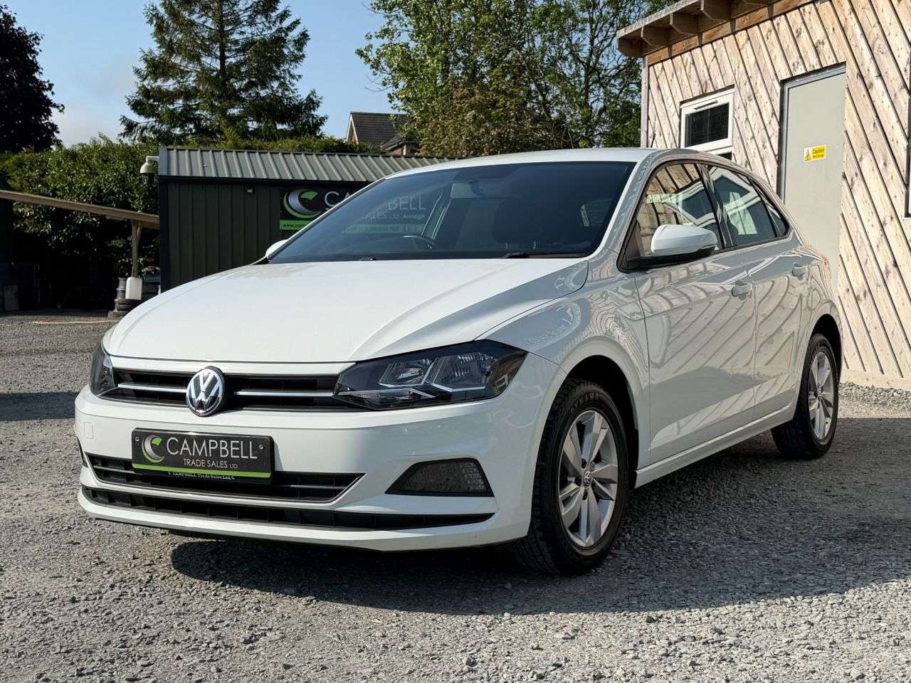 A 2018 VOLKSWAGEN POLO 1.0 SE Hatchback 5dr Petrol Manual Euro 6 (s/s) (65 ps) A 2018 VOLKSWAGEN POLO 1.0 SE Hatchback 5dr Petrol Manual Euro 6 (s/s) (65 ps)