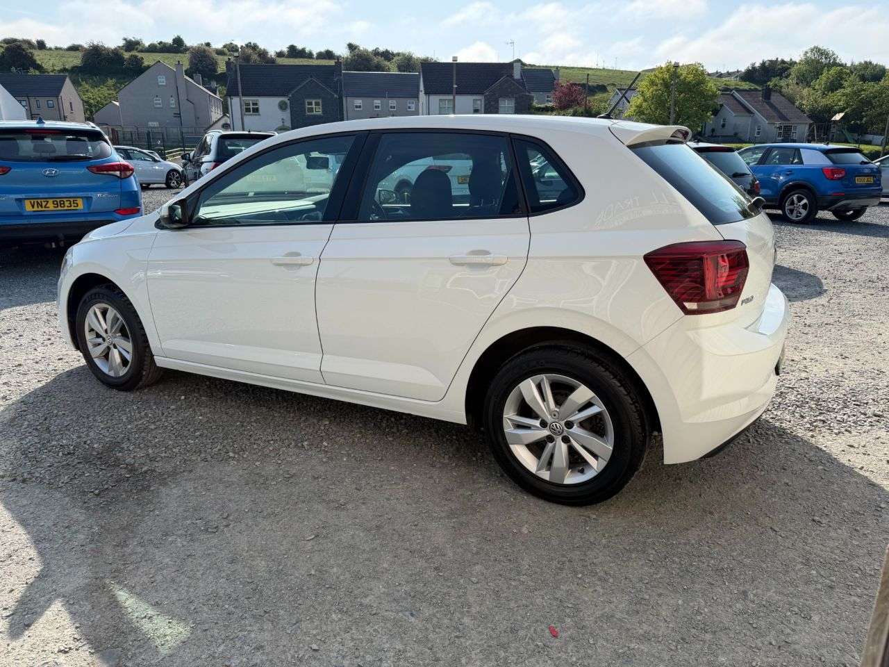 A 2018 VOLKSWAGEN POLO 1.0 SE Hatchback 5dr Petrol Manual Euro 6 (s/s) (65 ps) A 2018 VOLKSWAGEN POLO 1.0 SE Hatchback 5dr Petrol Manual Euro 6 (s/s) (65 ps)