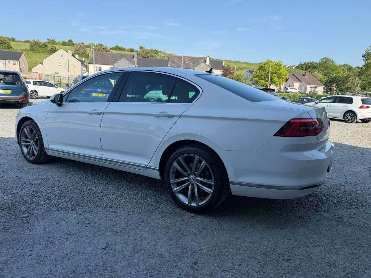 A 2016 VOLKSWAGEN PASSAT 1.6 TDI BlueMotion Tech GT Saloon 4dr Diesel DSG Euro 6 (s/s) (120 ps) A 2016 VOLKSWAGEN PASSAT 1.6 TDI BlueMotion Tech GT Saloon 4dr Diesel DSG Euro 6 (s/s) (120 ps)