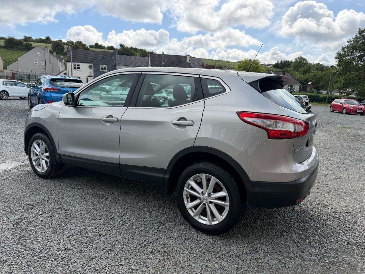 A 2017 NISSAN QASHQAI 1.5 dCi Acenta SUV 5dr Diesel Manual 2WD Euro 6 (s/s) (110 ps) A 2017 NISSAN QASHQAI 1.5 dCi Acenta SUV 5dr Diesel Manual 2WD Euro 6 (s/s) (110 ps)