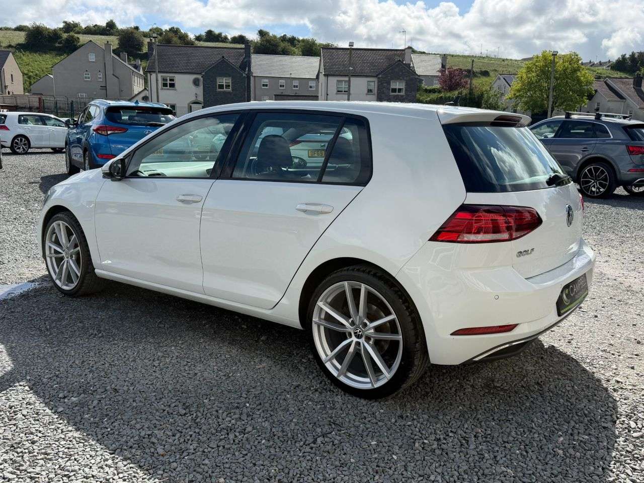 A 2017 VOLKSWAGEN GOLF 1.6 TDI SE Nav Hatchback 5dr Diesel DSG Euro 6 (s/s) (115 ps) A 2017 VOLKSWAGEN GOLF 1.6 TDI SE Nav Hatchback 5dr Diesel DSG Euro 6 (s/s) (115 ps)