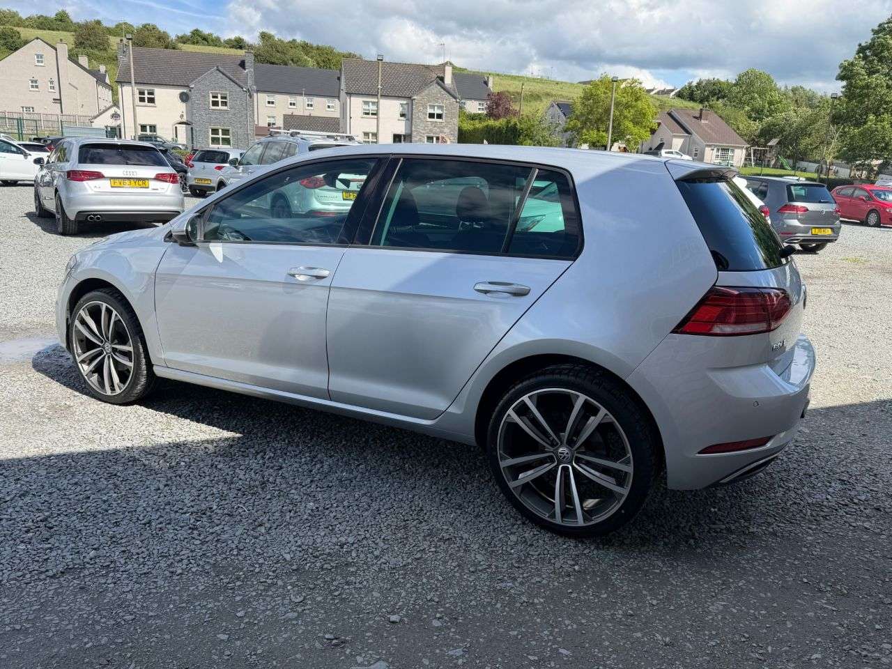 A 2019 VOLKSWAGEN GOLF 1.6 TDI Match Hatchback 5dr Diesel Manual Euro 6 (s/s) (115 ps) A 2019 VOLKSWAGEN GOLF 1.6 TDI Match Hatchback 5dr Diesel Manual Euro 6 (s/s) (115 ps)