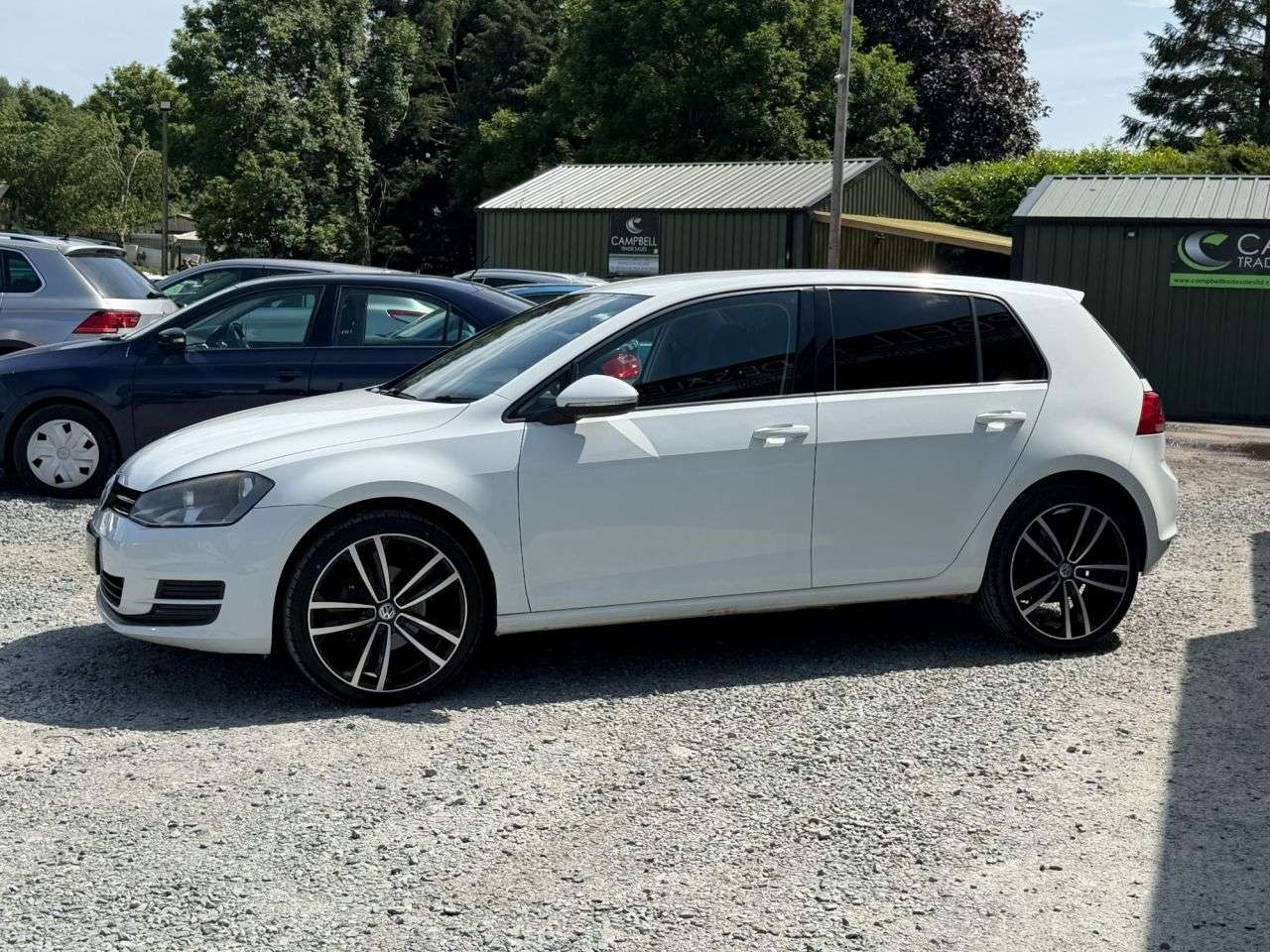 A 2014 VOLKSWAGEN GOLF 2.0 TDI BlueMotion Tech SE Hatchback 5dr Diesel Manual Euro 5 (s/s) (150 ps A 2014 VOLKSWAGEN GOLF 2.0 TDI BlueMotion Tech SE Hatchback 5dr Diesel Manual Euro 5 (s/s) (150 ps