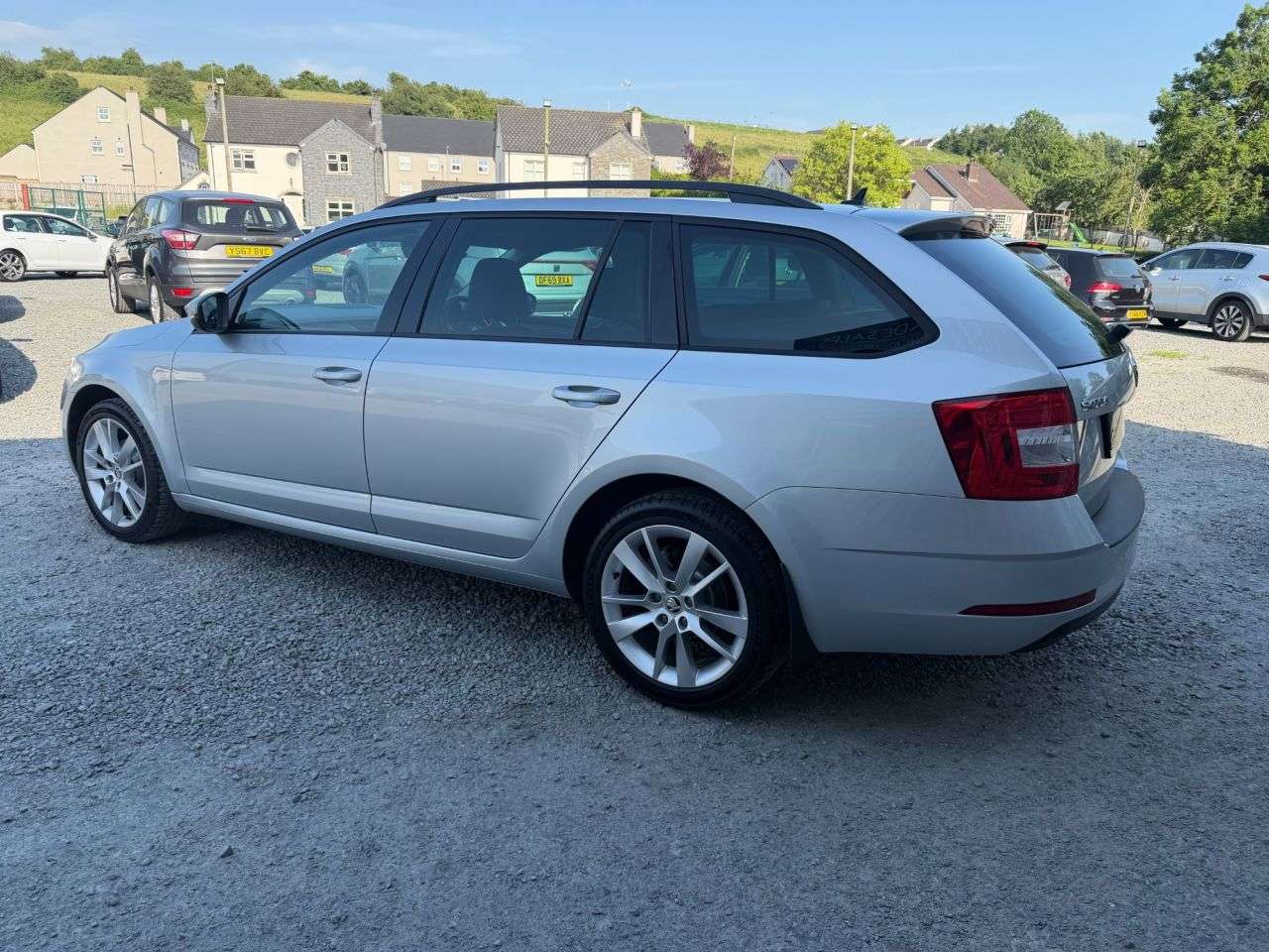 A 2020 SKODA OCTAVIA 1.6 TDI SE L Estate 5dr Diesel Manual Euro 6 (s/s) (115 ps) A 2020 SKODA OCTAVIA 1.6 TDI SE L Estate 5dr Diesel Manual Euro 6 (s/s) (115 ps)