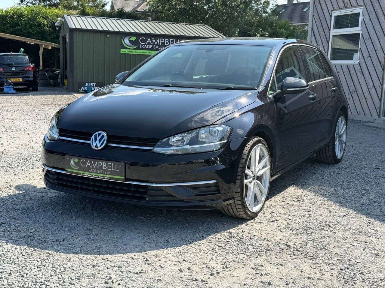 A 2018 VOLKSWAGEN GOLF 1.6 TDI SE Nav Hatchback 5dr Diesel DSG Euro 6 (s/s) (115 ps) A 2018 VOLKSWAGEN GOLF 1.6 TDI SE Nav Hatchback 5dr Diesel DSG Euro 6 (s/s) (115 ps)
