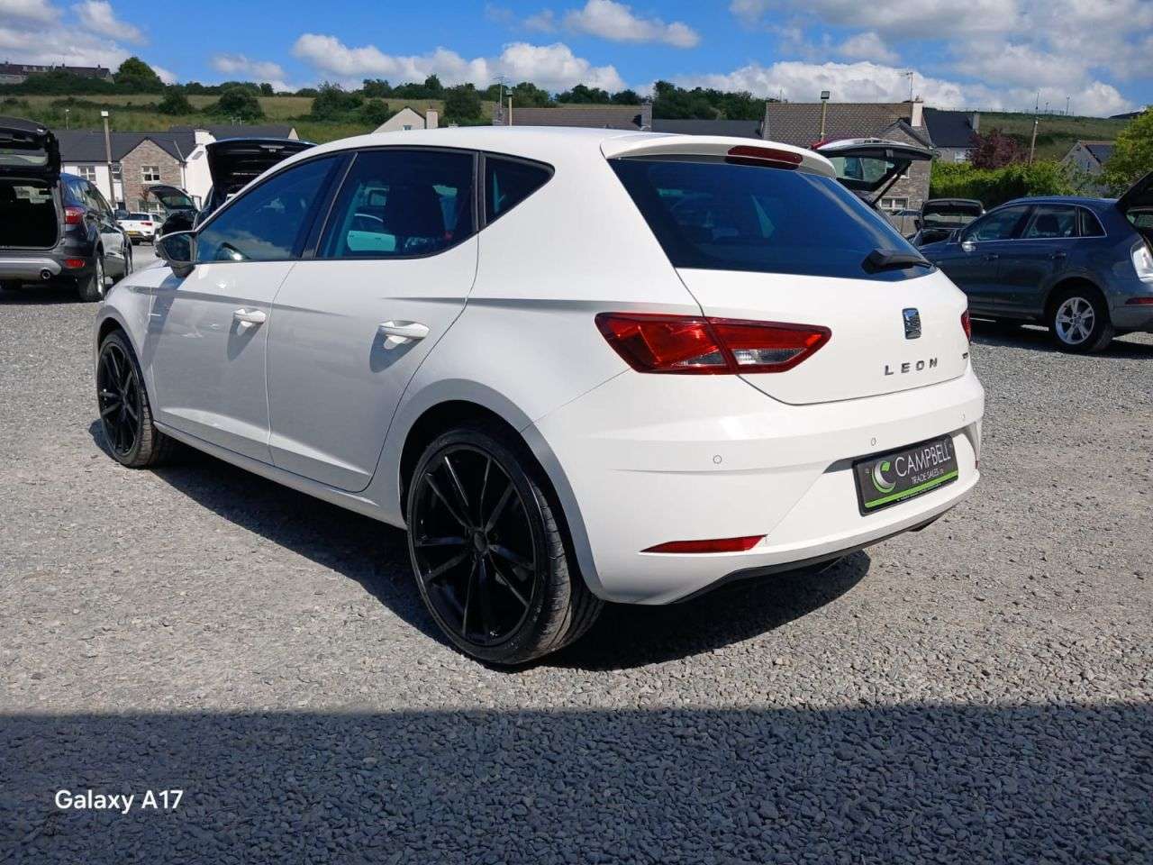 A 2017 SEAT LEON 1.6 TDI SE Dynamic Technology Hatchback 5dr Diesel DSG Euro 6 (s/s) (115 ps A 2017 SEAT LEON 1.6 TDI SE Dynamic Technology Hatchback 5dr Diesel DSG Euro 6 (s/s) (115 ps