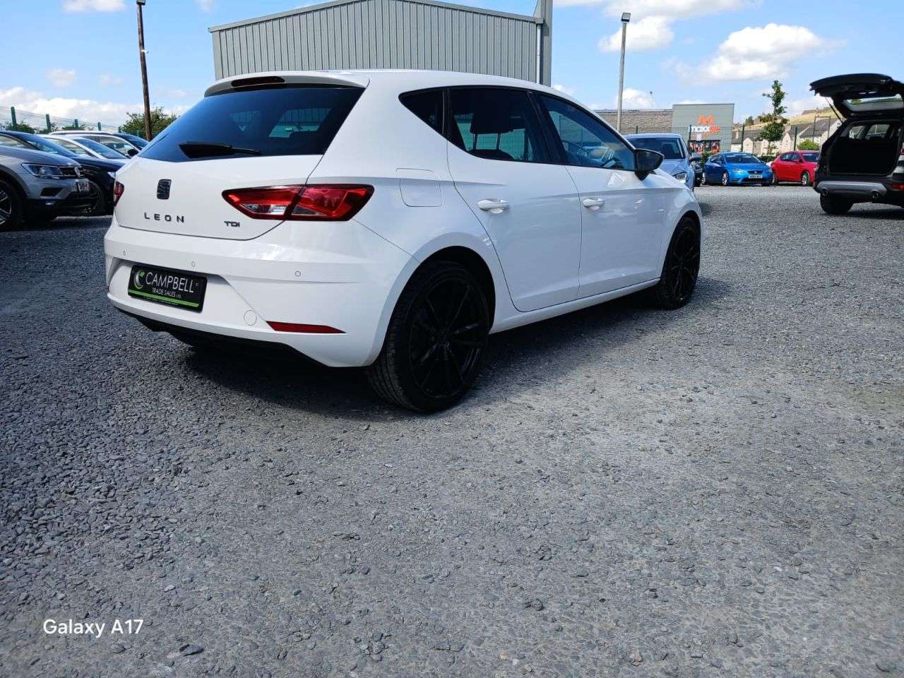 A 2017 SEAT LEON 1.6 TDI SE Dynamic Technology Hatchback 5dr Diesel DSG Euro 6 (s/s) (115 ps A 2017 SEAT LEON 1.6 TDI SE Dynamic Technology Hatchback 5dr Diesel DSG Euro 6 (s/s) (115 ps