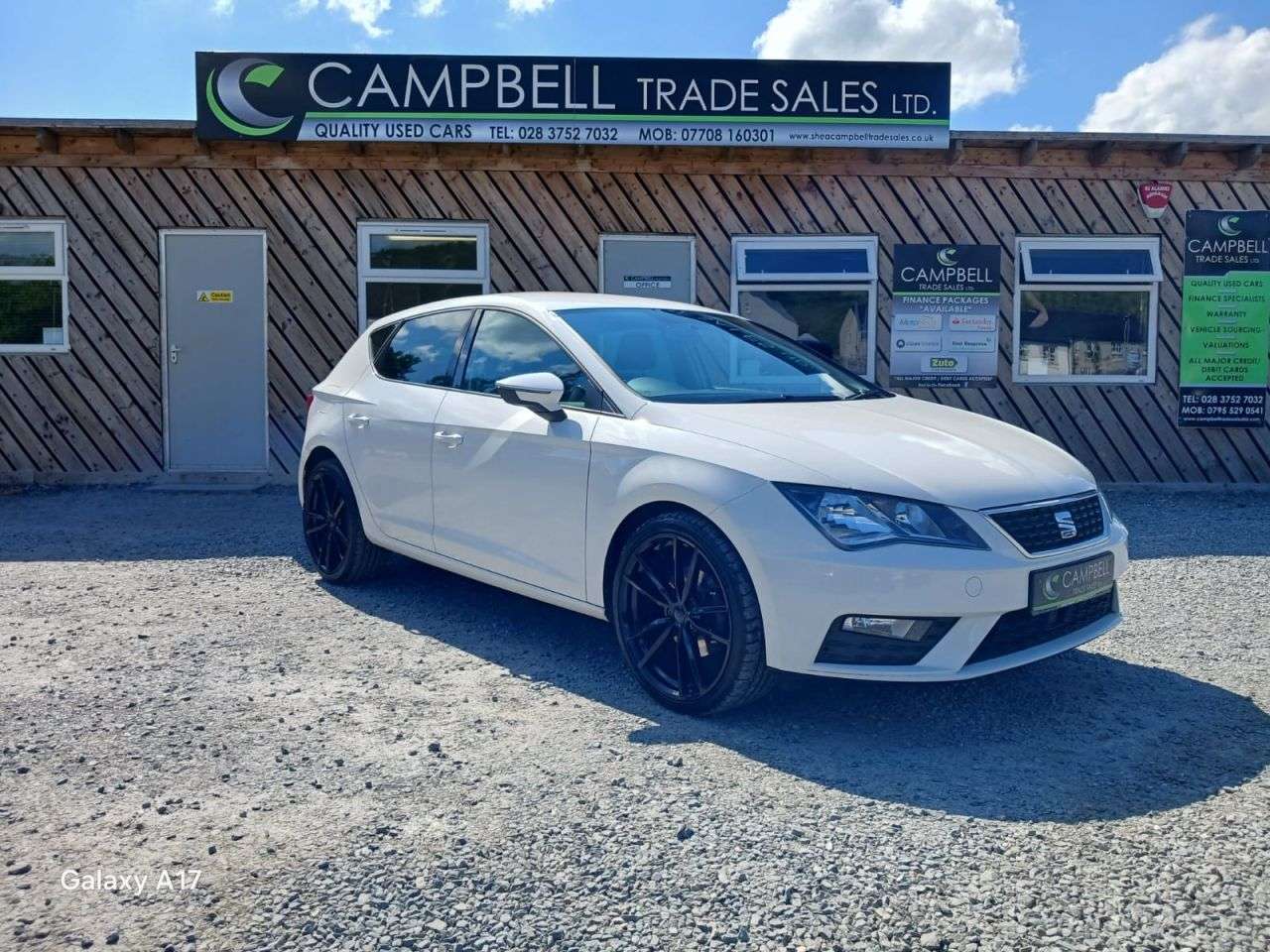 A 2017 SEAT LEON 1.6 TDI SE Dynamic Technology Hatchback 5dr Diesel DSG Euro 6 (s/s) (115 ps A 2017 SEAT LEON 1.6 TDI SE Dynamic Technology Hatchback 5dr Diesel DSG Euro 6 (s/s) (115 ps