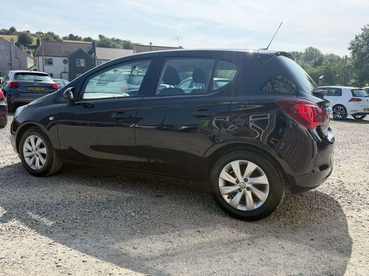 A 2017 VAUXHALL CORSA 1.4i ecoFLEX Design Hatchback 5dr Petrol Manual Euro 6 (90 ps) A 2017 VAUXHALL CORSA 1.4i ecoFLEX Design Hatchback 5dr Petrol Manual Euro 6 (90 ps)