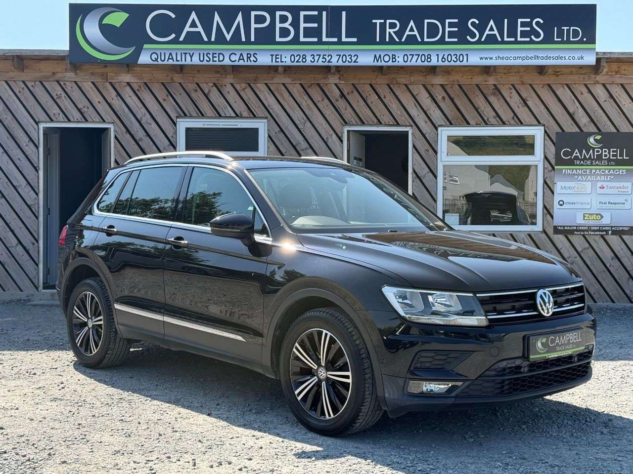 A 2017 VOLKSWAGEN TIGUAN 2.0 TDI SE Navigation SUV 5dr Diesel Manual 4Motion Euro 6 (s/s) (150 ps) A 2017 VOLKSWAGEN TIGUAN 2.0 TDI SE Navigation SUV 5dr Diesel Manual 4Motion Euro 6 (s/s) (150 ps)