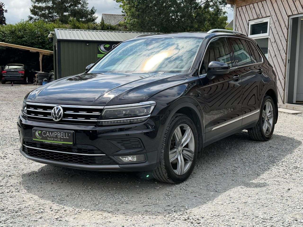 A 2018 VOLKSWAGEN TIGUAN 2.0 TDI SEL SUV 5dr Diesel Manual 4Motion Euro 6 (s/s) (150 ps) A 2018 VOLKSWAGEN TIGUAN 2.0 TDI SEL SUV 5dr Diesel Manual 4Motion Euro 6 (s/s) (150 ps)