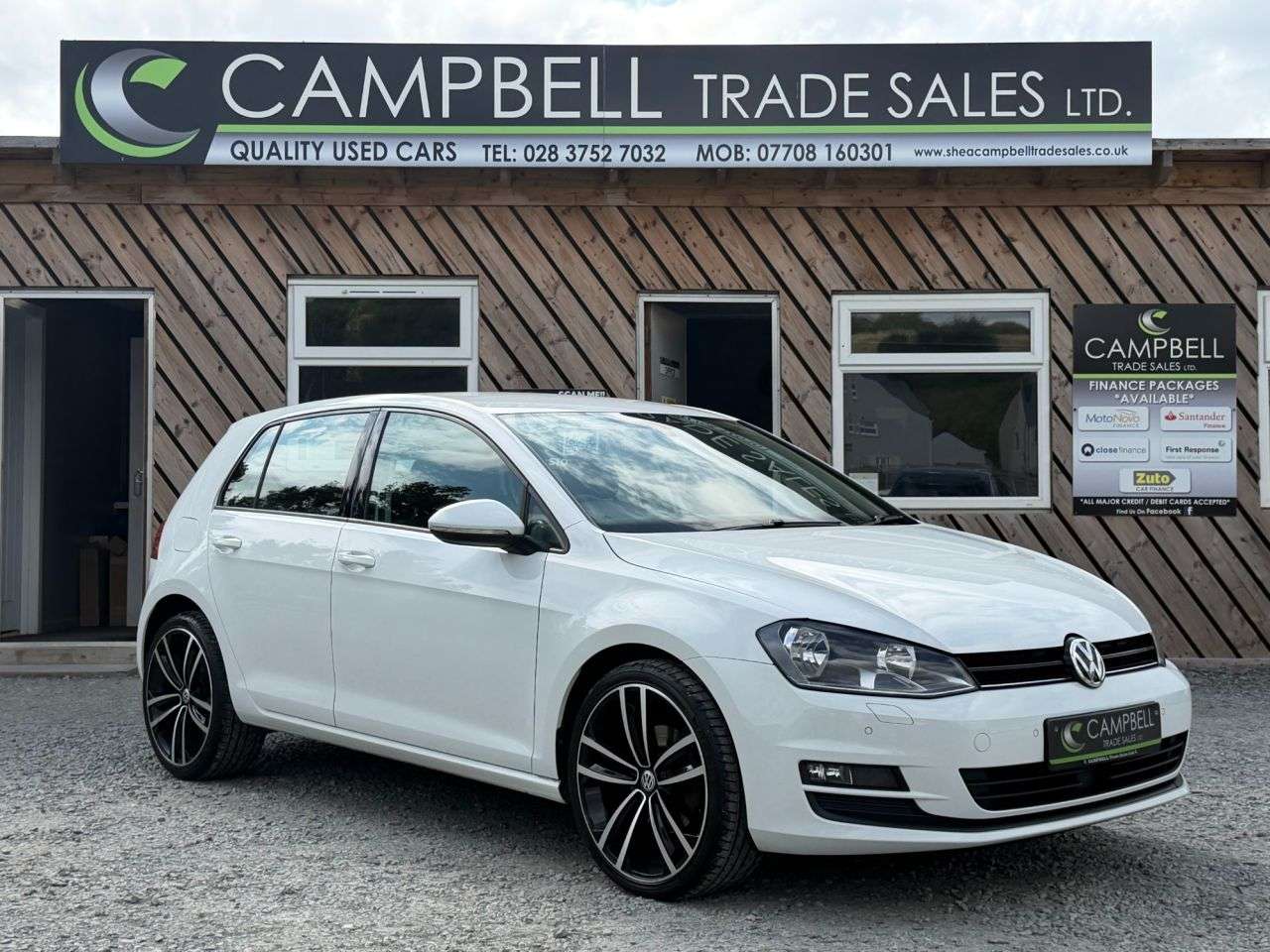 A 2016 VOLKSWAGEN GOLF 1.6 TDI BlueMotion Tech Match Edition Hatchback 5dr Diesel DSG Euro 6 (s/s) A 2016 VOLKSWAGEN GOLF 1.6 TDI BlueMotion Tech Match Edition Hatchback 5dr Diesel DSG Euro 6 (s/s)