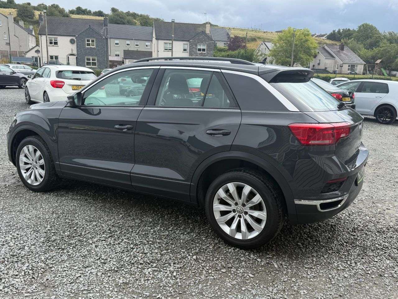 A 2019 VOLKSWAGEN T-ROC 1.6 TDI SE SUV 5dr Diesel Manual Euro 6 (s/s) (115 ps) A 2019 VOLKSWAGEN T-ROC 1.6 TDI SE SUV 5dr Diesel Manual Euro 6 (s/s) (115 ps)