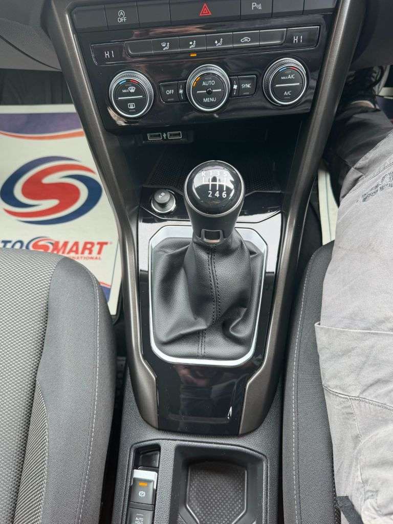 2019 VOLKSWAGEN T-ROC 2019 VOLKSWAGEN T-ROC