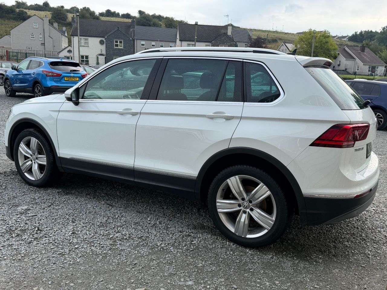 A 2020 VOLKSWAGEN TIGUAN 2.0 TDI SEL SUV 5dr Diesel DSG 4Motion Euro 6 (s/s) (190 ps) A 2020 VOLKSWAGEN TIGUAN 2.0 TDI SEL SUV 5dr Diesel DSG 4Motion Euro 6 (s/s) (190 ps)